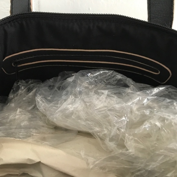 NWT Nygard Shoulder Tote Bag - Black/tan - Picture 7 of 9